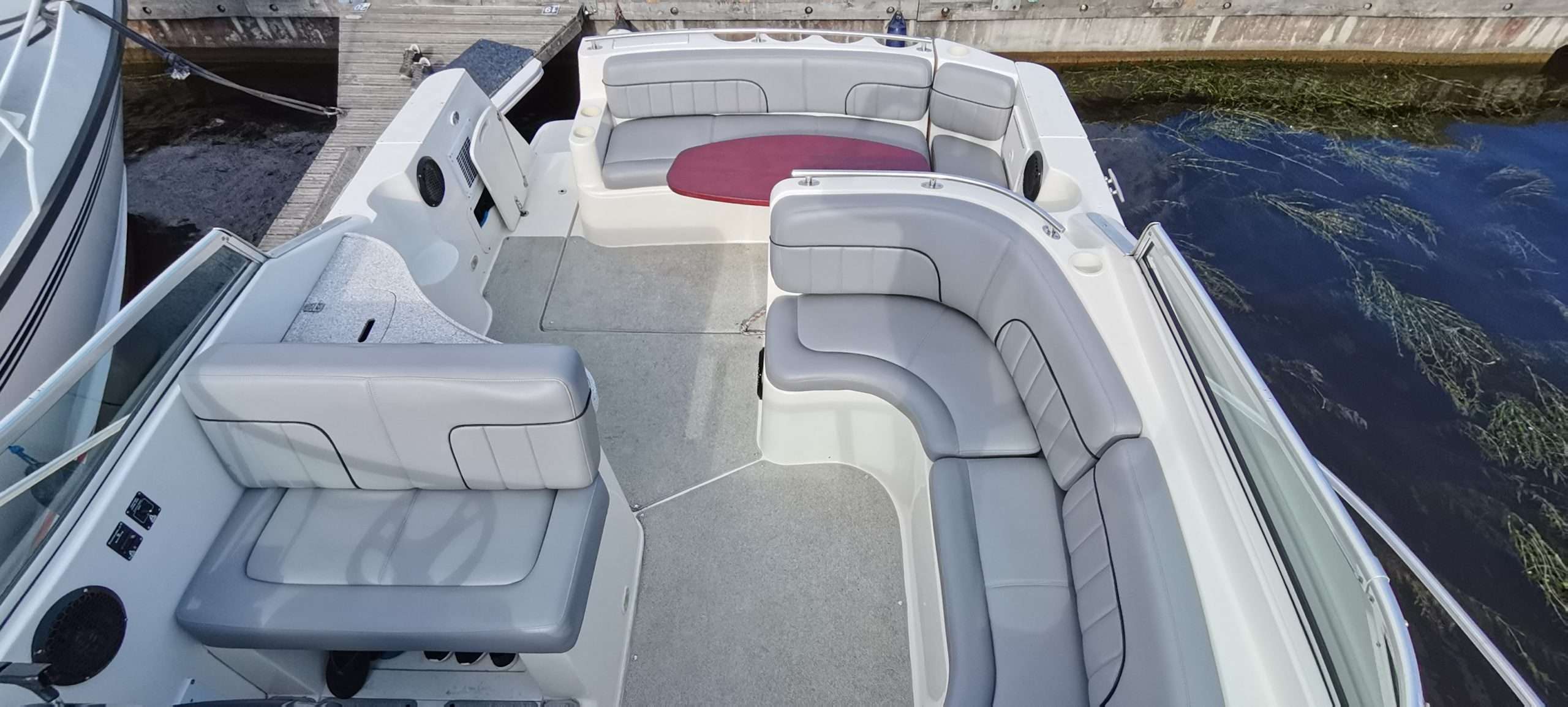 Катер Rinker 5