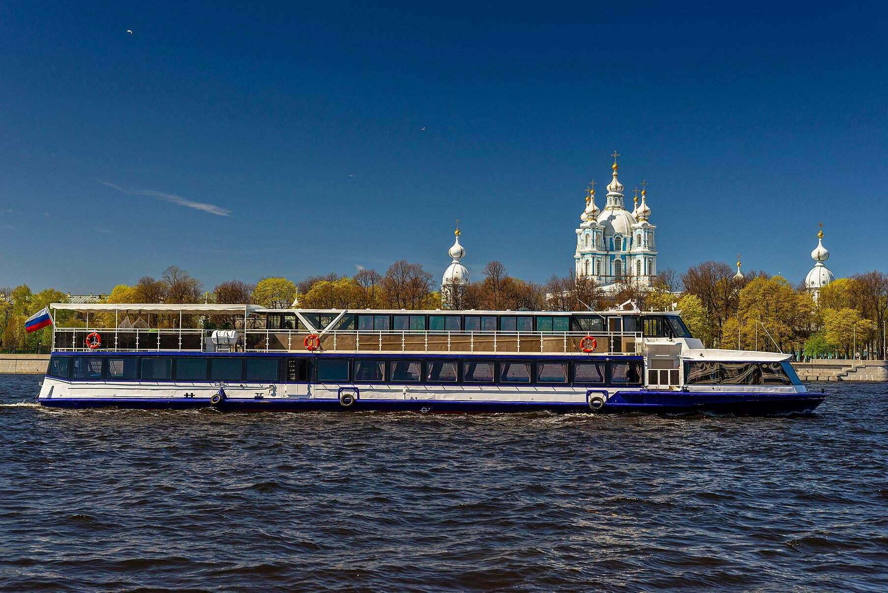 Теплоход «Северное Сияние» 8