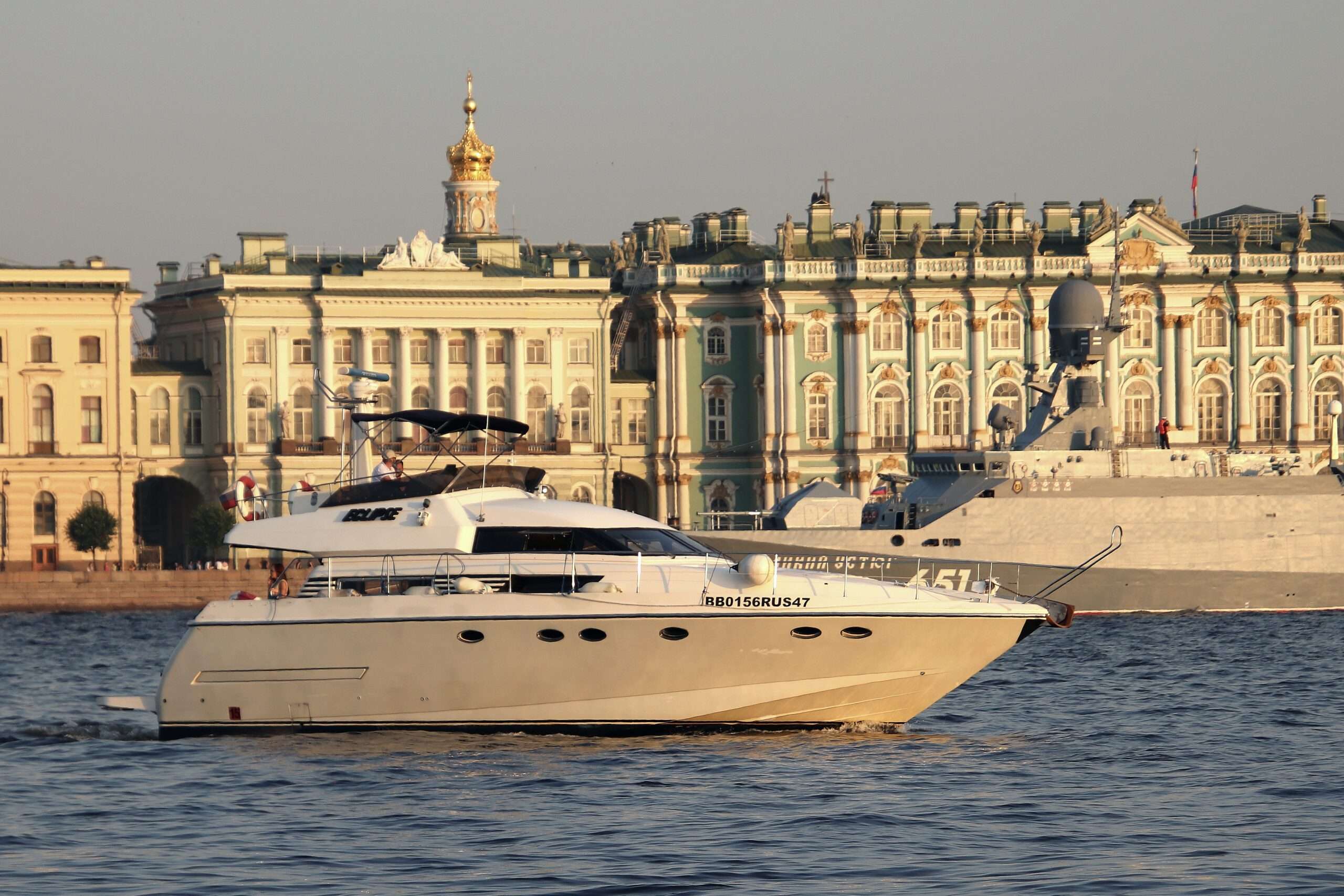 Яхта Eclipse 8