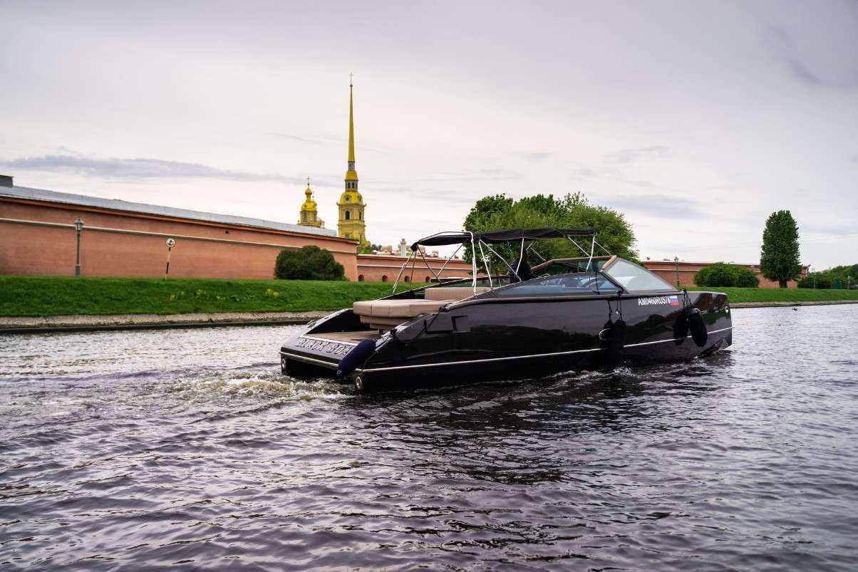 Катер Black Boat 10