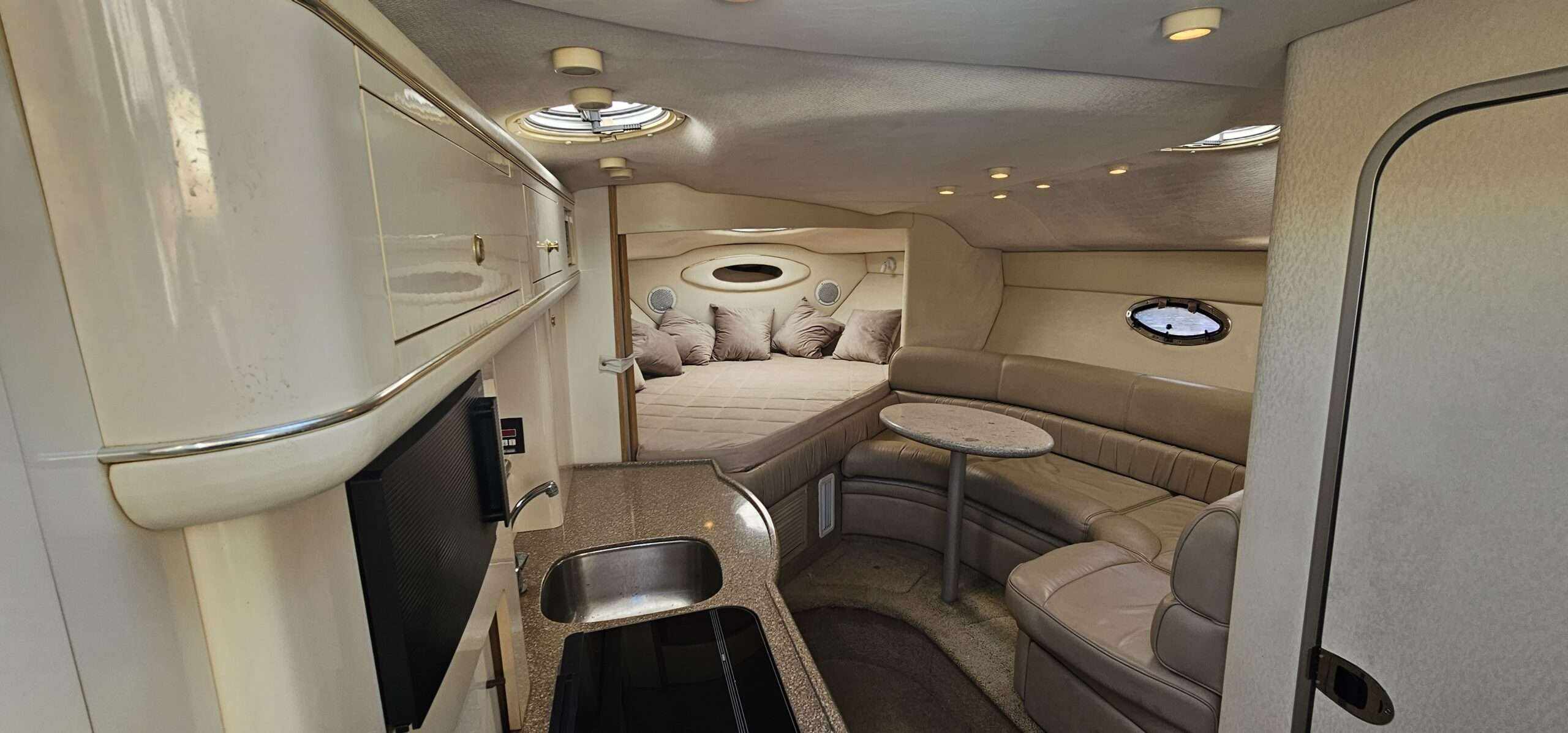 Катер Maxum 3000 10