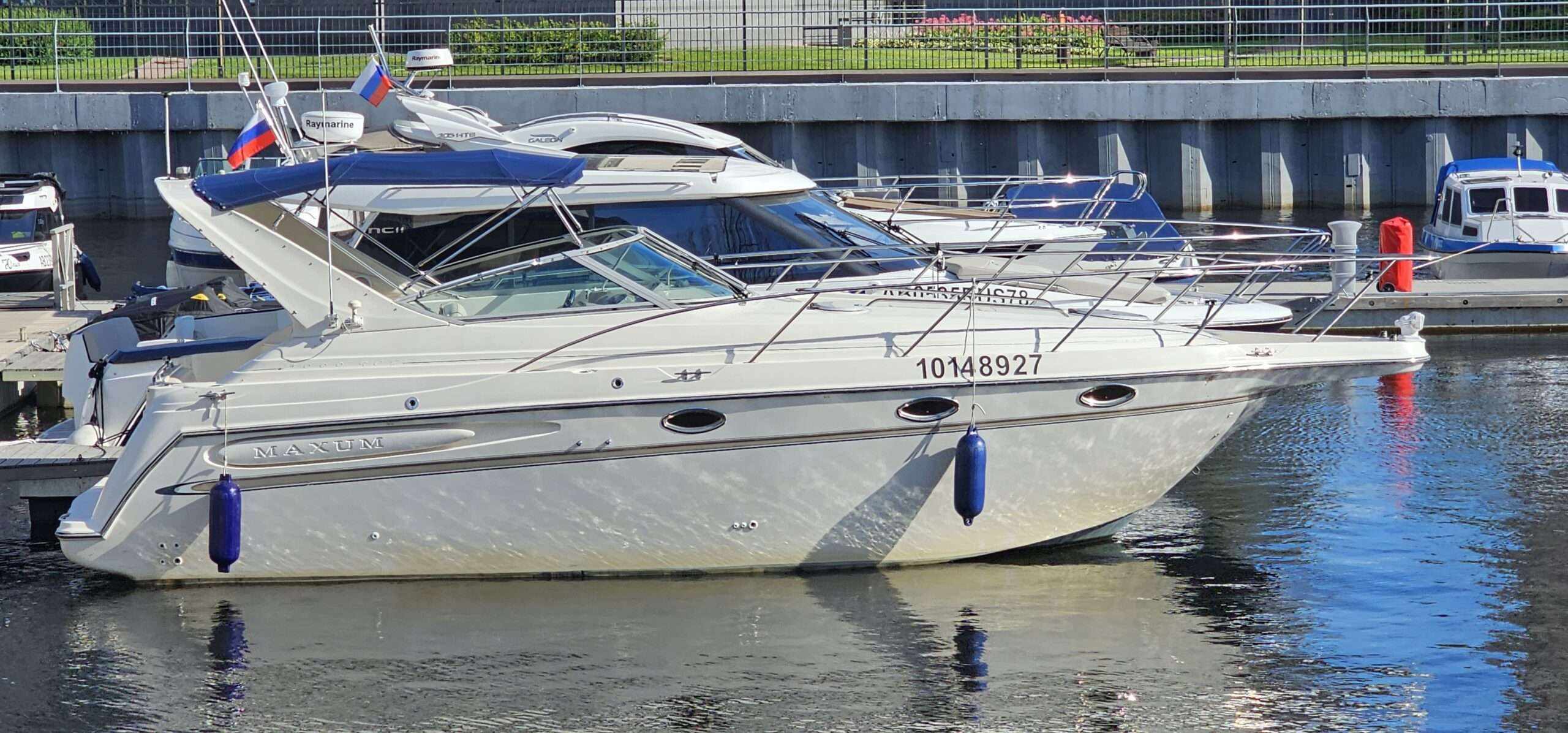 Катер Maxum 3000 27