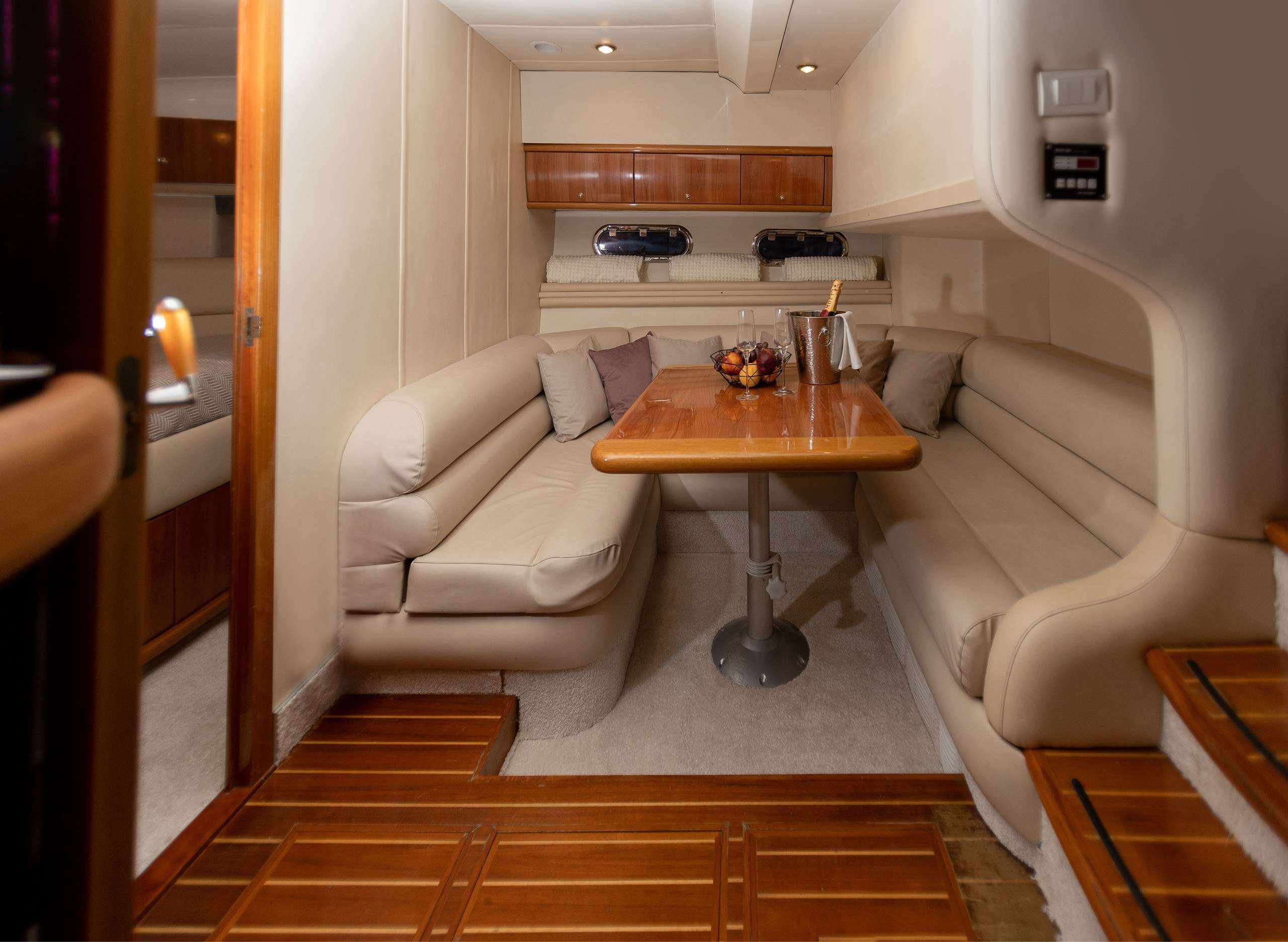 Яхта SeaLine F43 Монте Карло 9