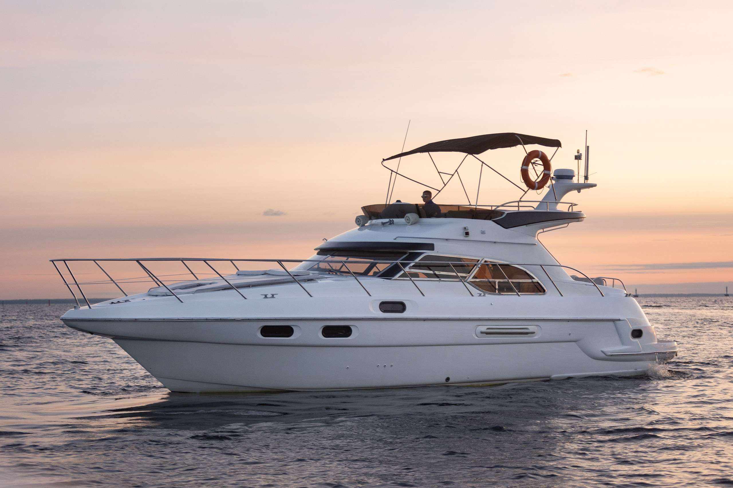 Яхта SeaLine F43 Монте Карло 11