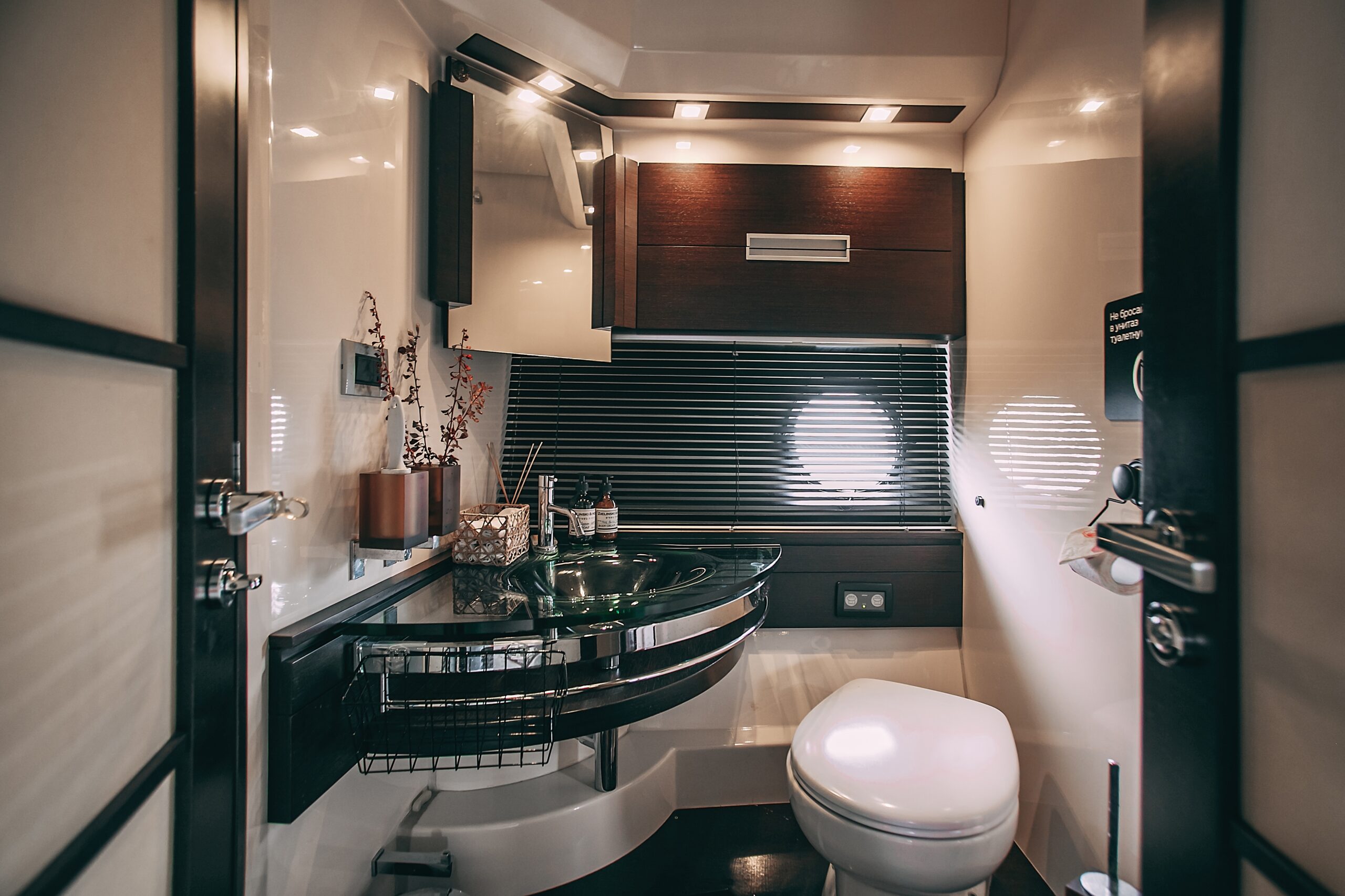Яхта AZIMUT 62 9