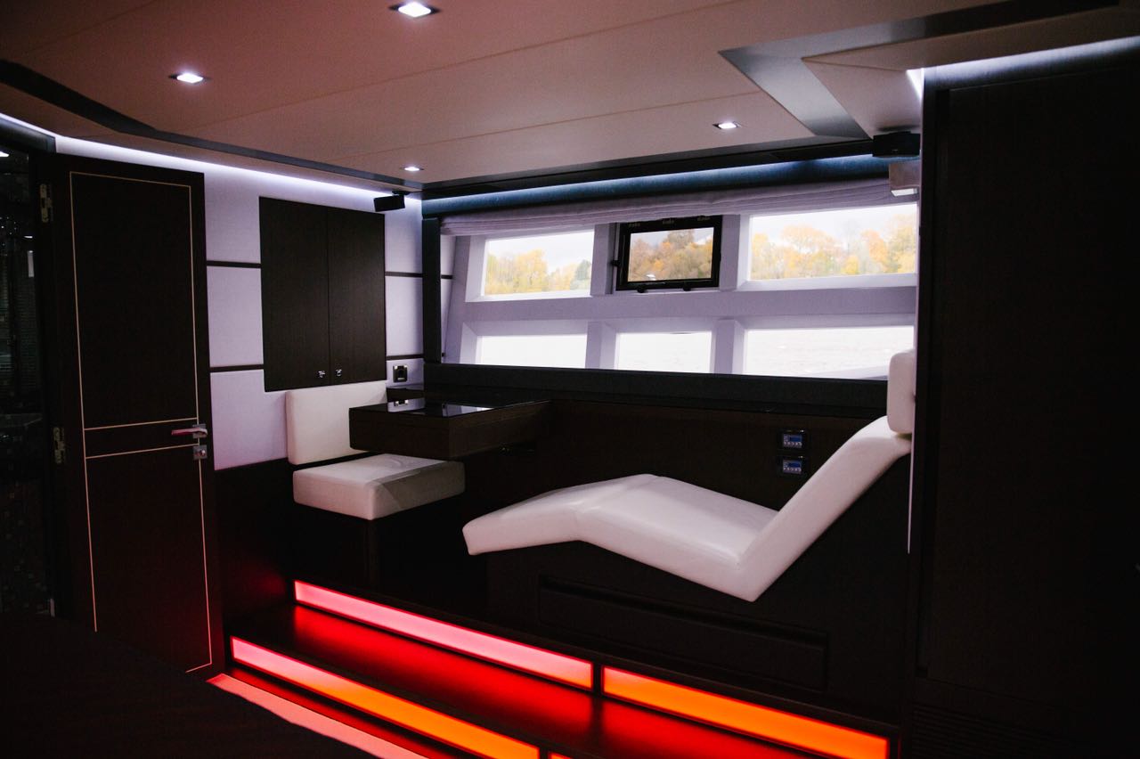 Яхта GALEON 640 17