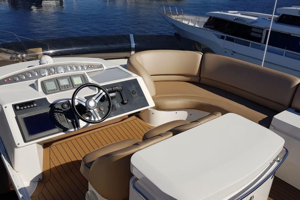 Яхта PRINCESS 68 5