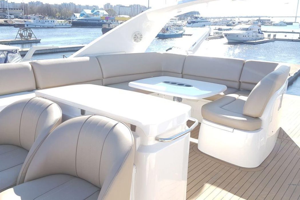 Яхта PRINCESS 68 6