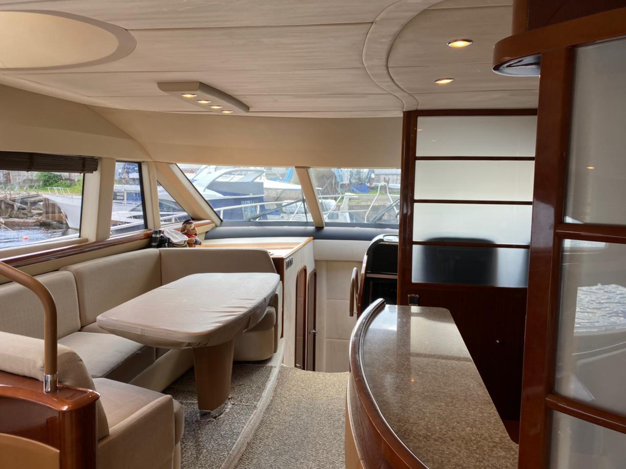 Яхта PRINCESS 68 8