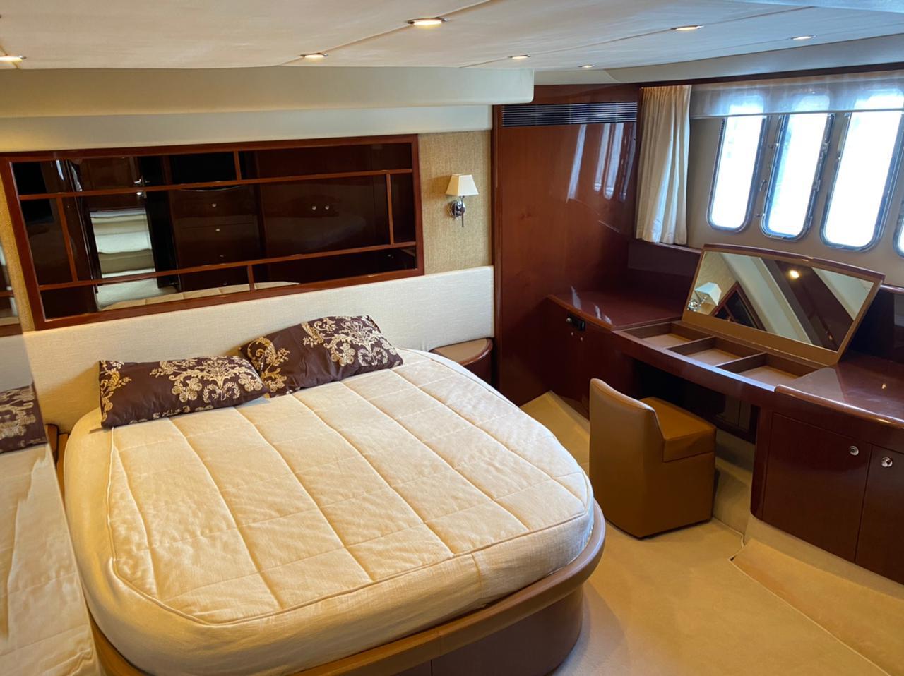 Яхта PRINCESS 68 14