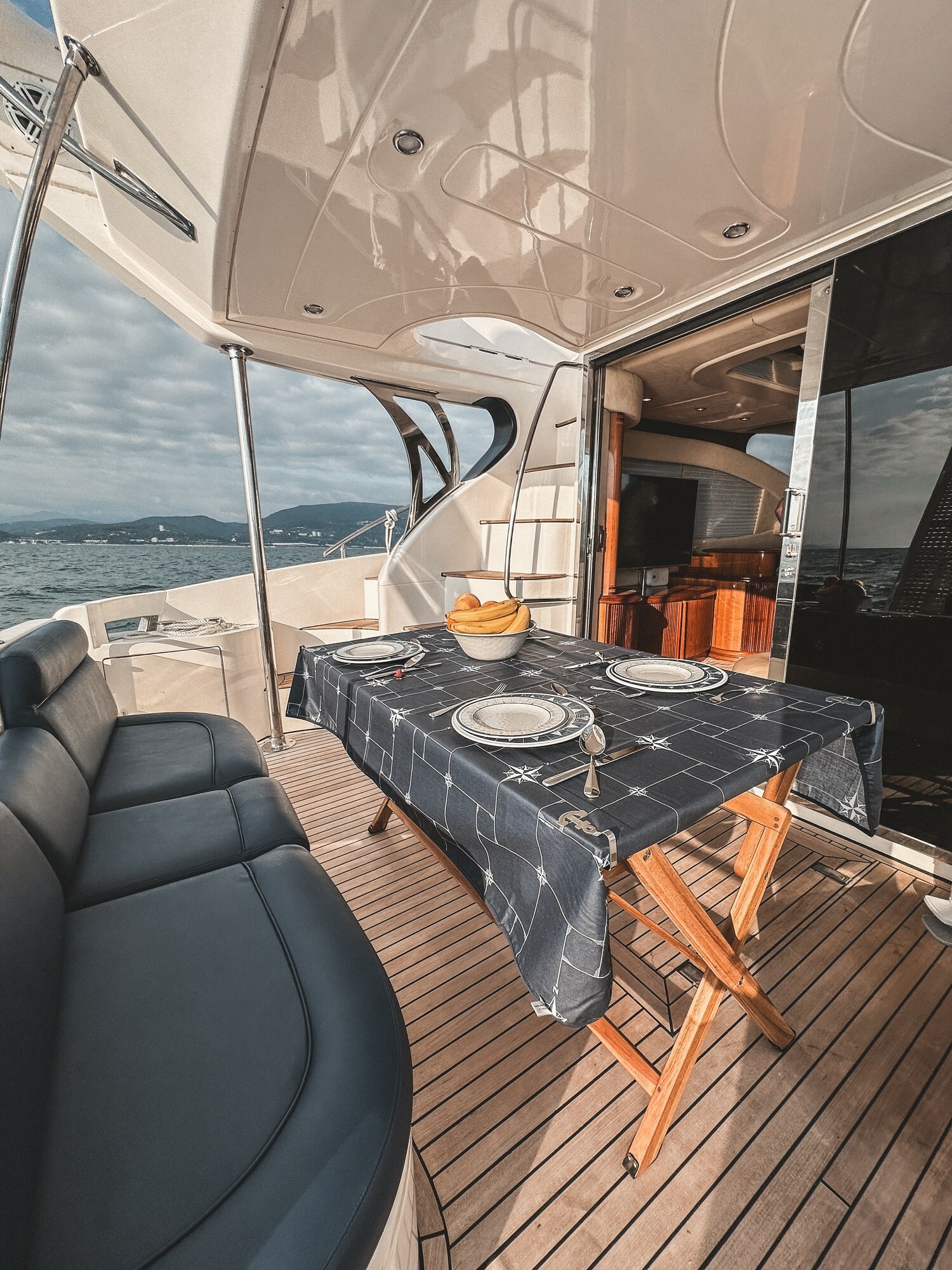 Яхта Azimut 46 14