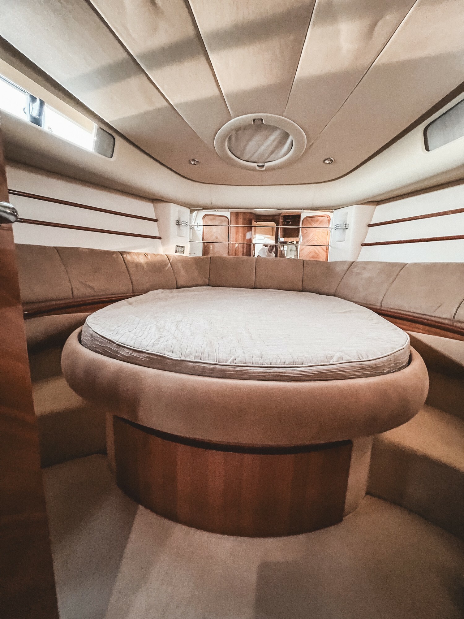 Яхта Azimut 46 16