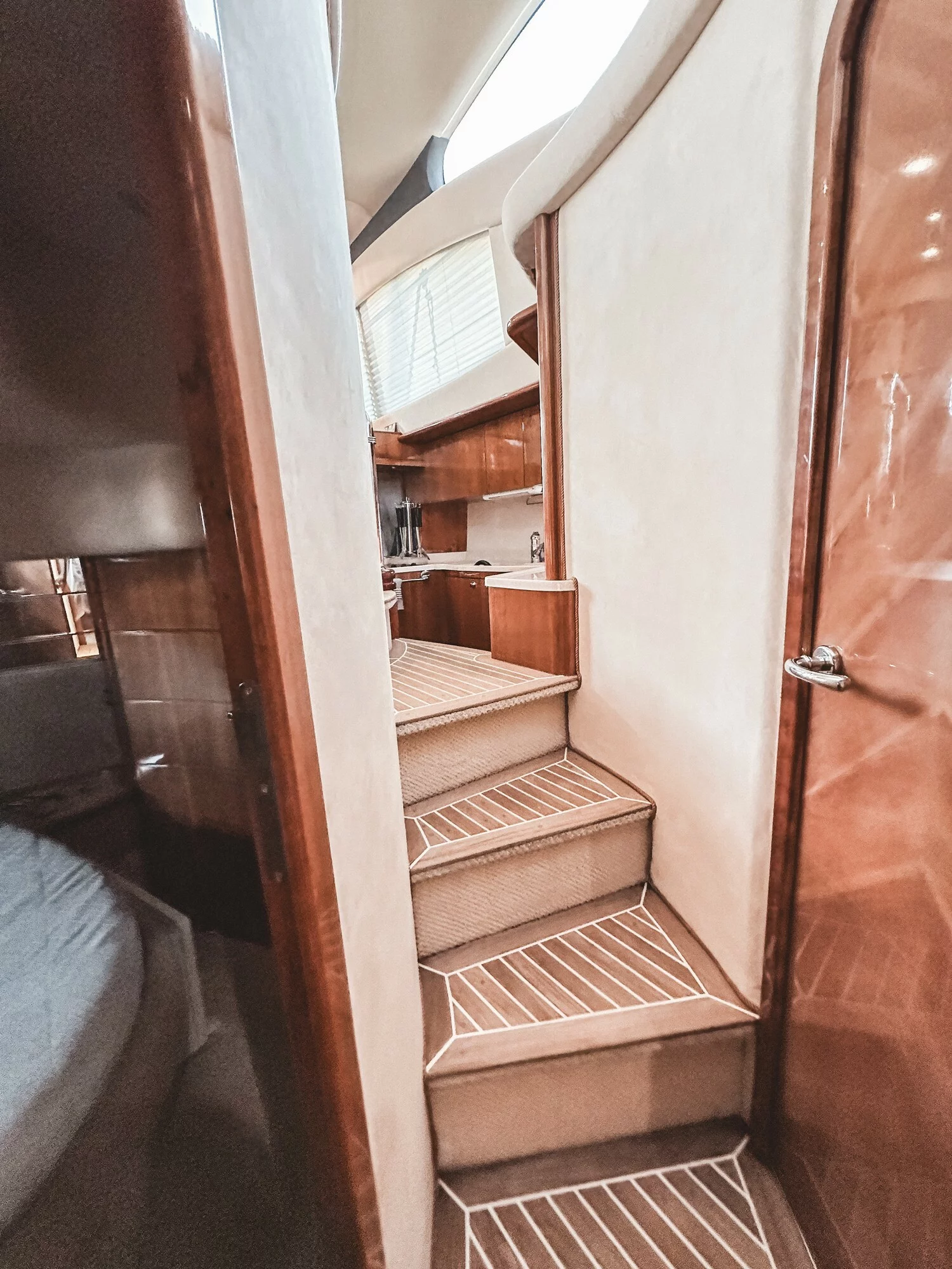 Яхта Azimut 46 17