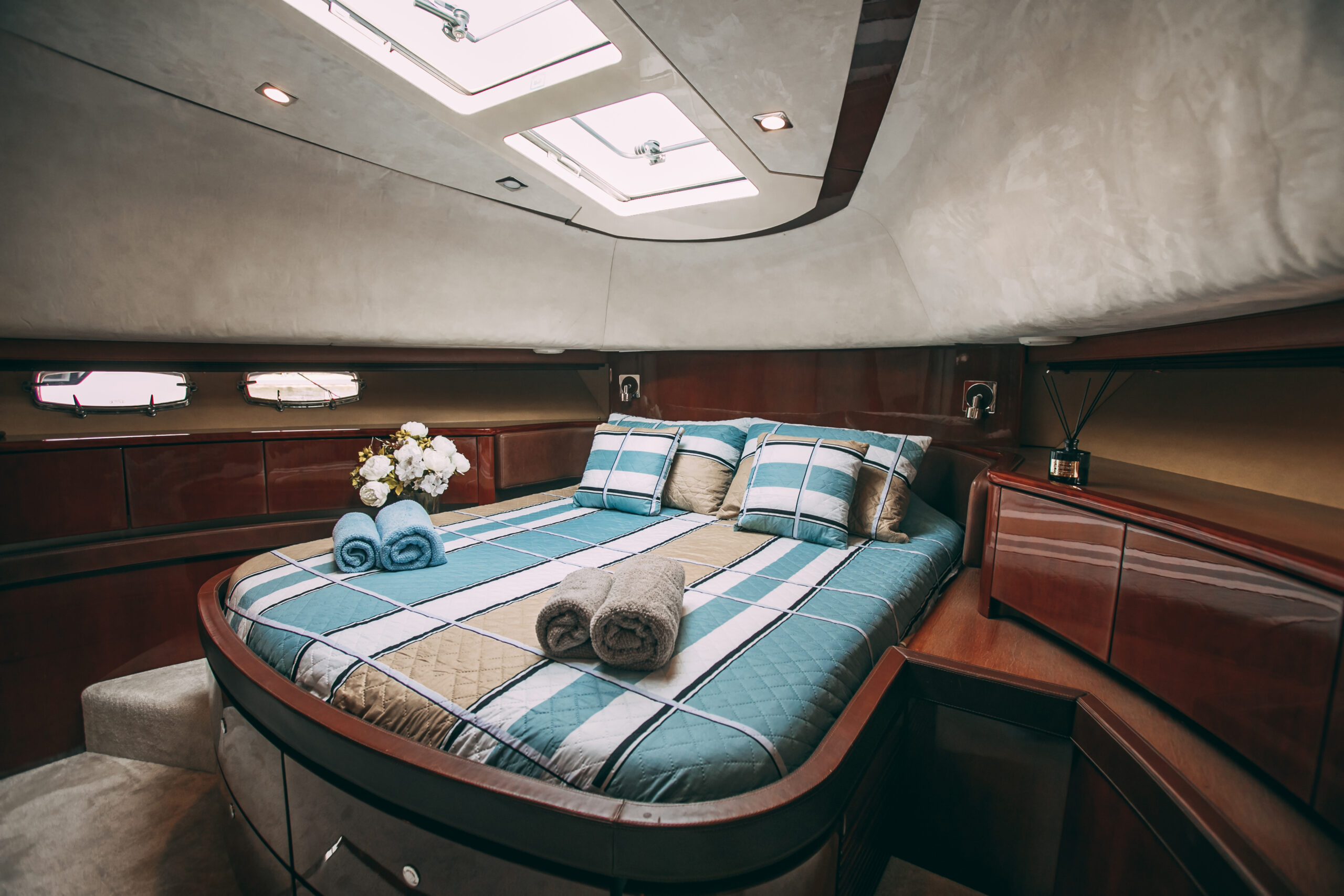 Яхта Fairline Squadron 68 (Аврора) 5
