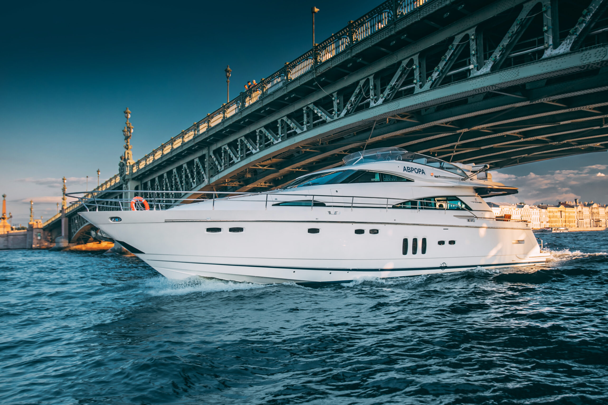 Яхта Fairline Squadron 68 (Аврора) 7