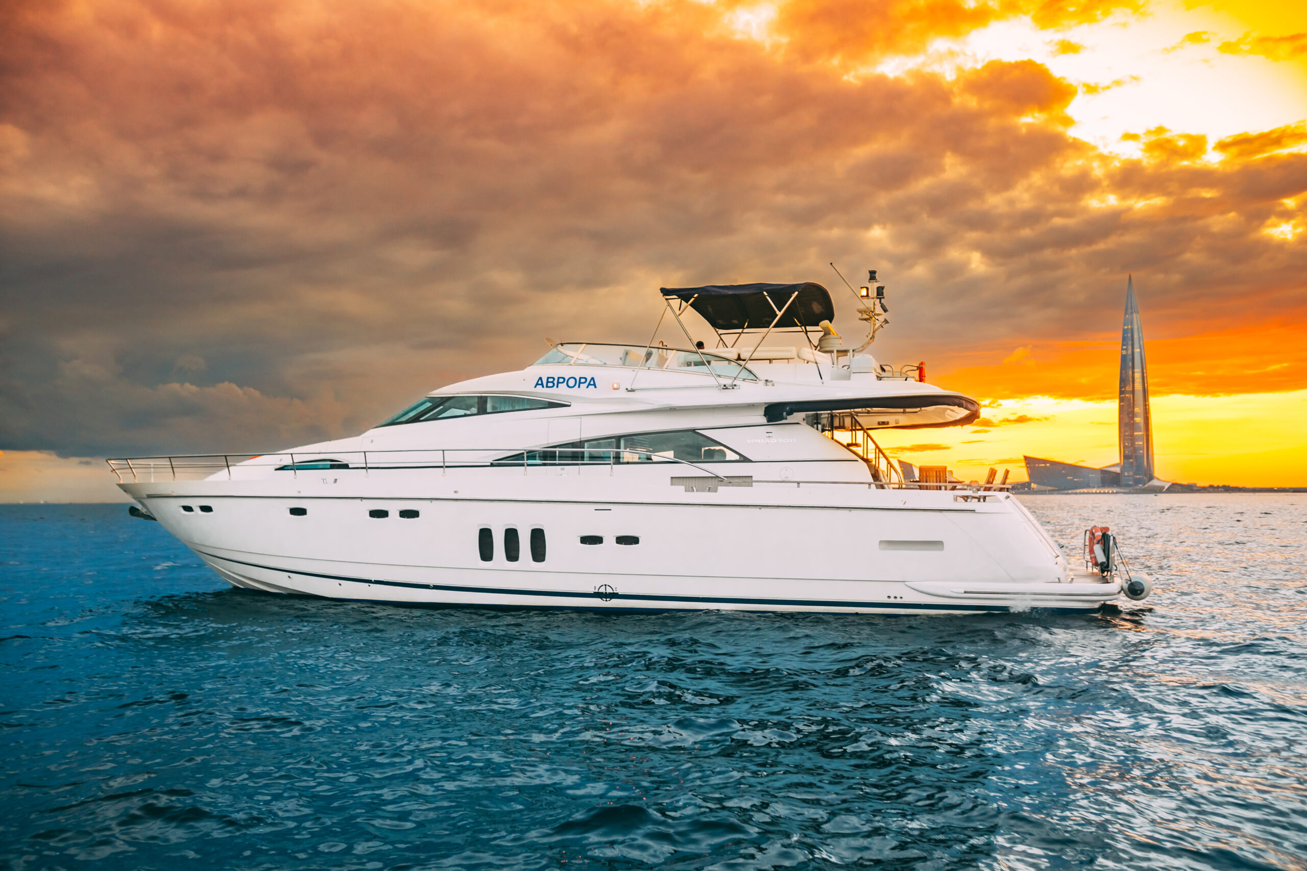 Яхта Fairline Squadron 68 (Аврора) 39