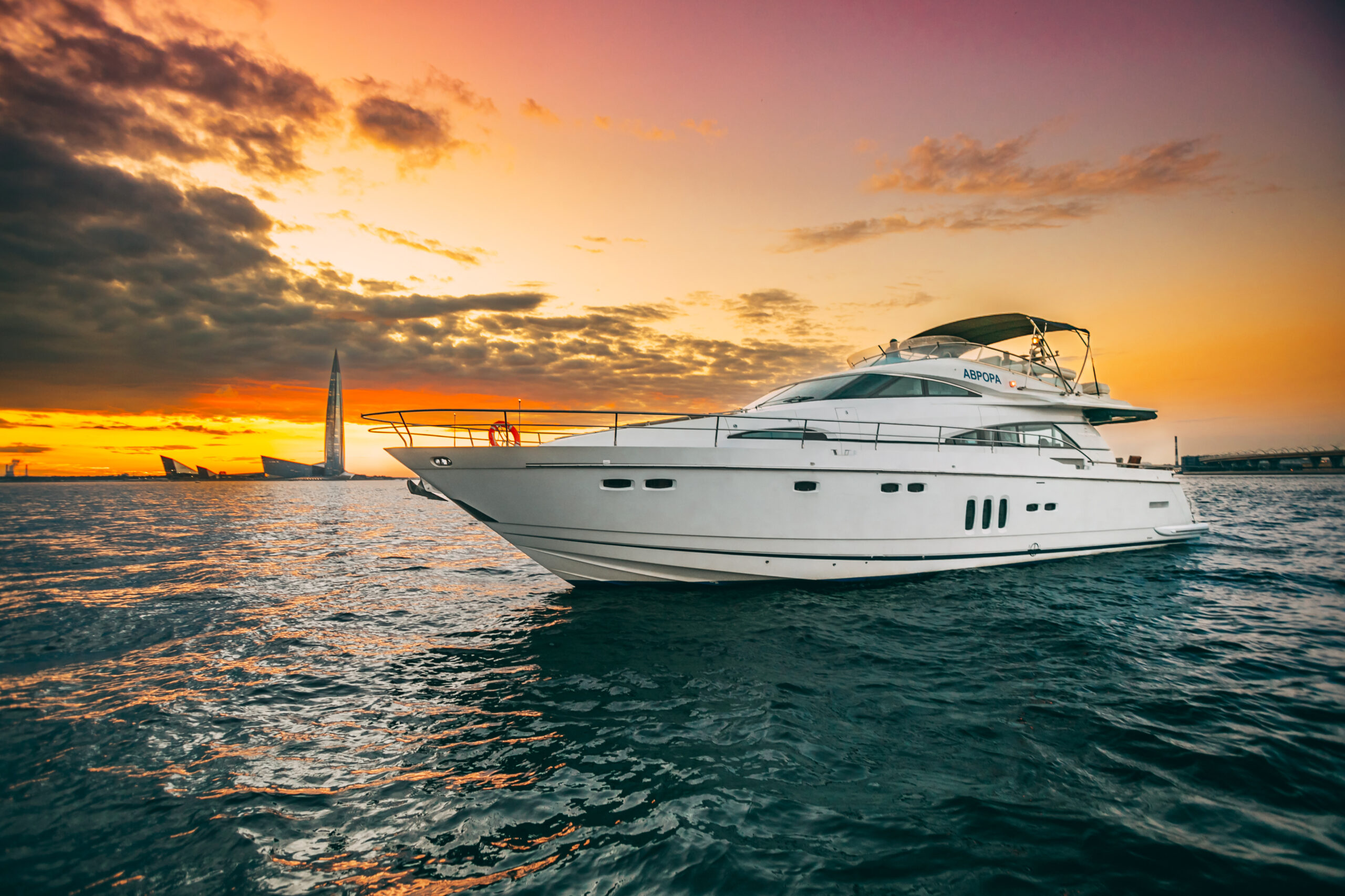 Яхта Fairline Squadron 68 (Аврора) 46