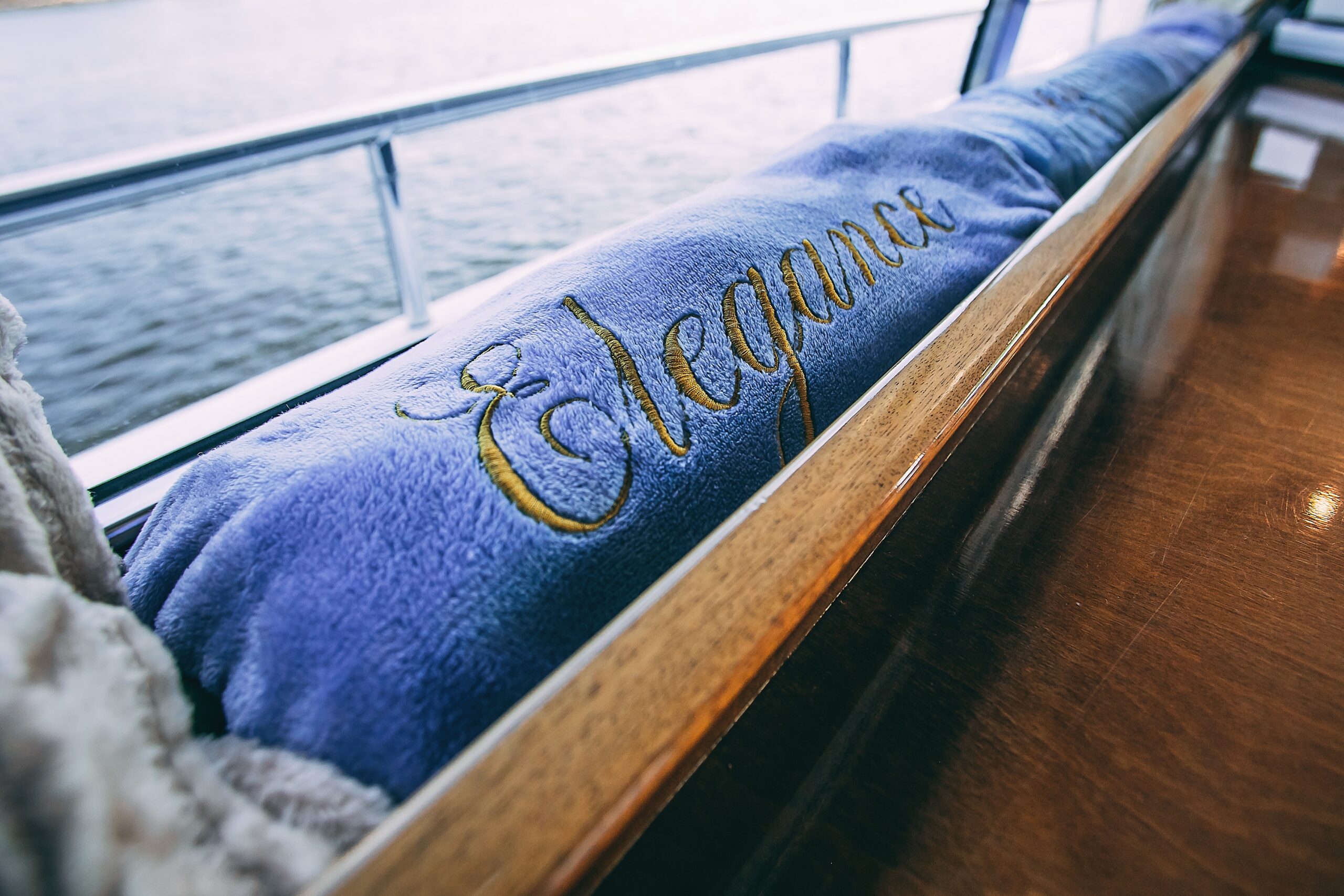 Яхта Elegance 65 9
