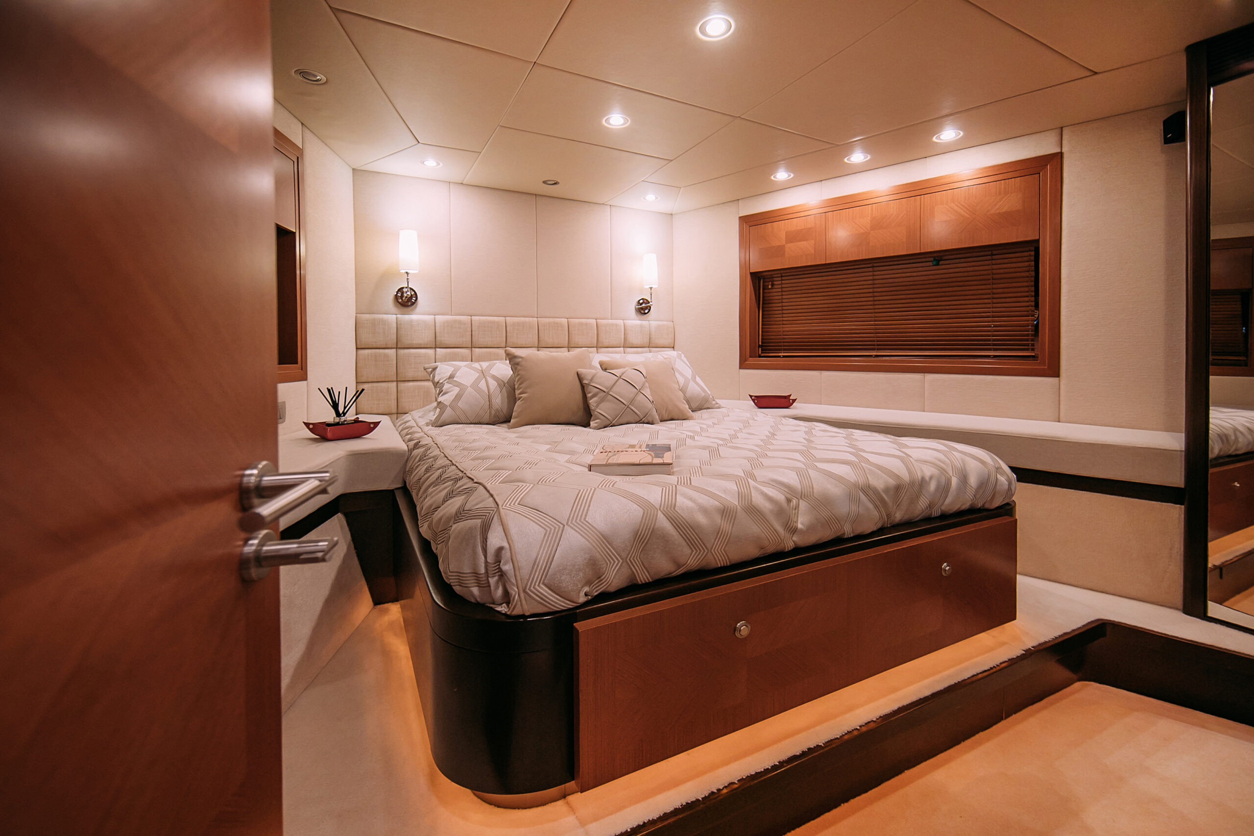 Яхта ATLANTIS 23