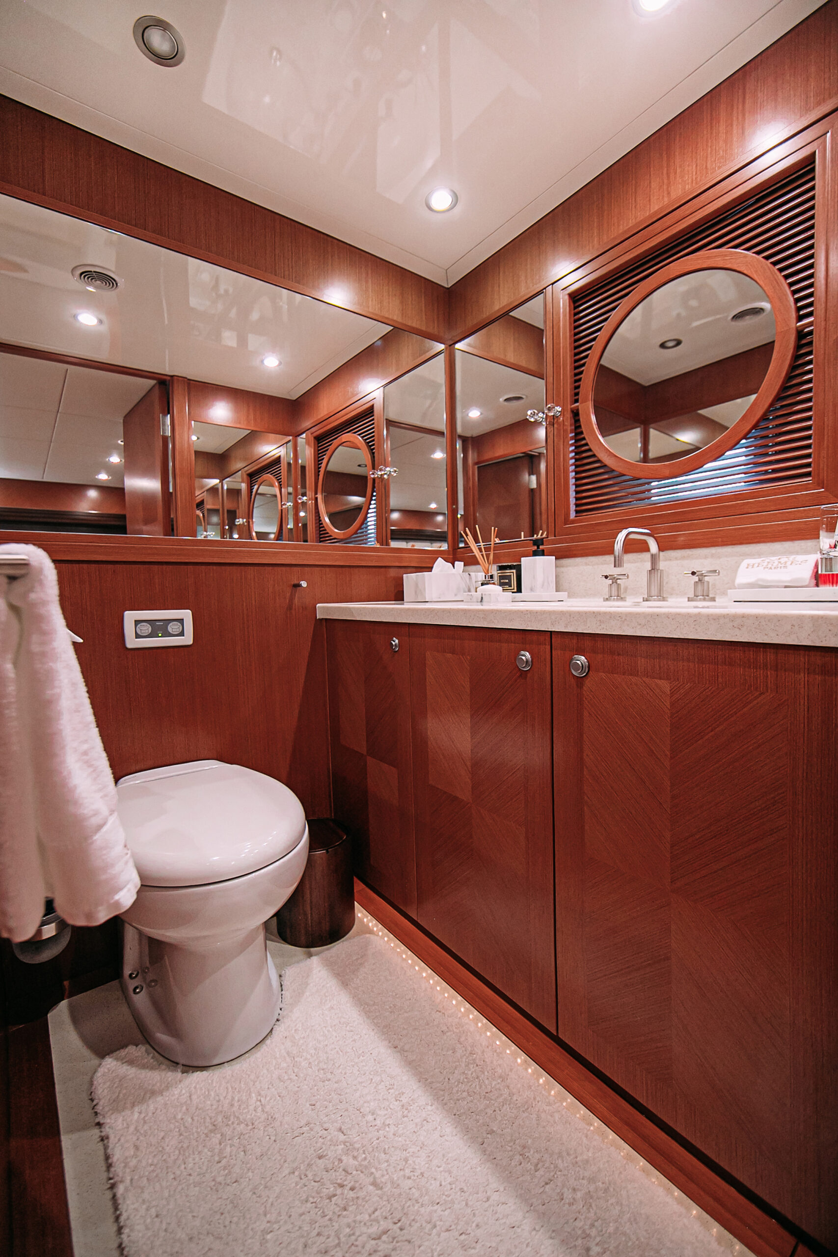 Яхта ATLANTIS 42