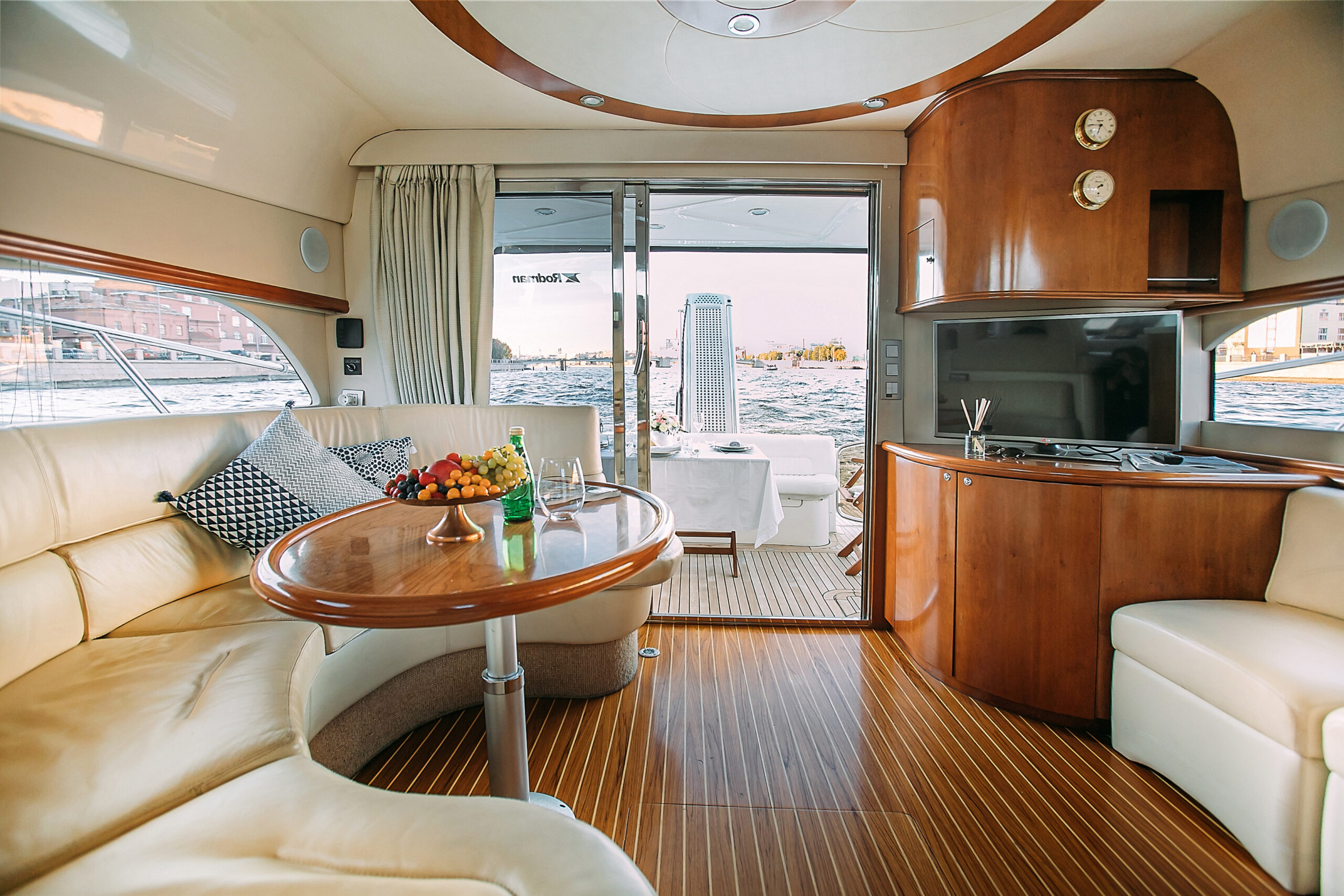 Яхта Rodman 44 Holiday 7
