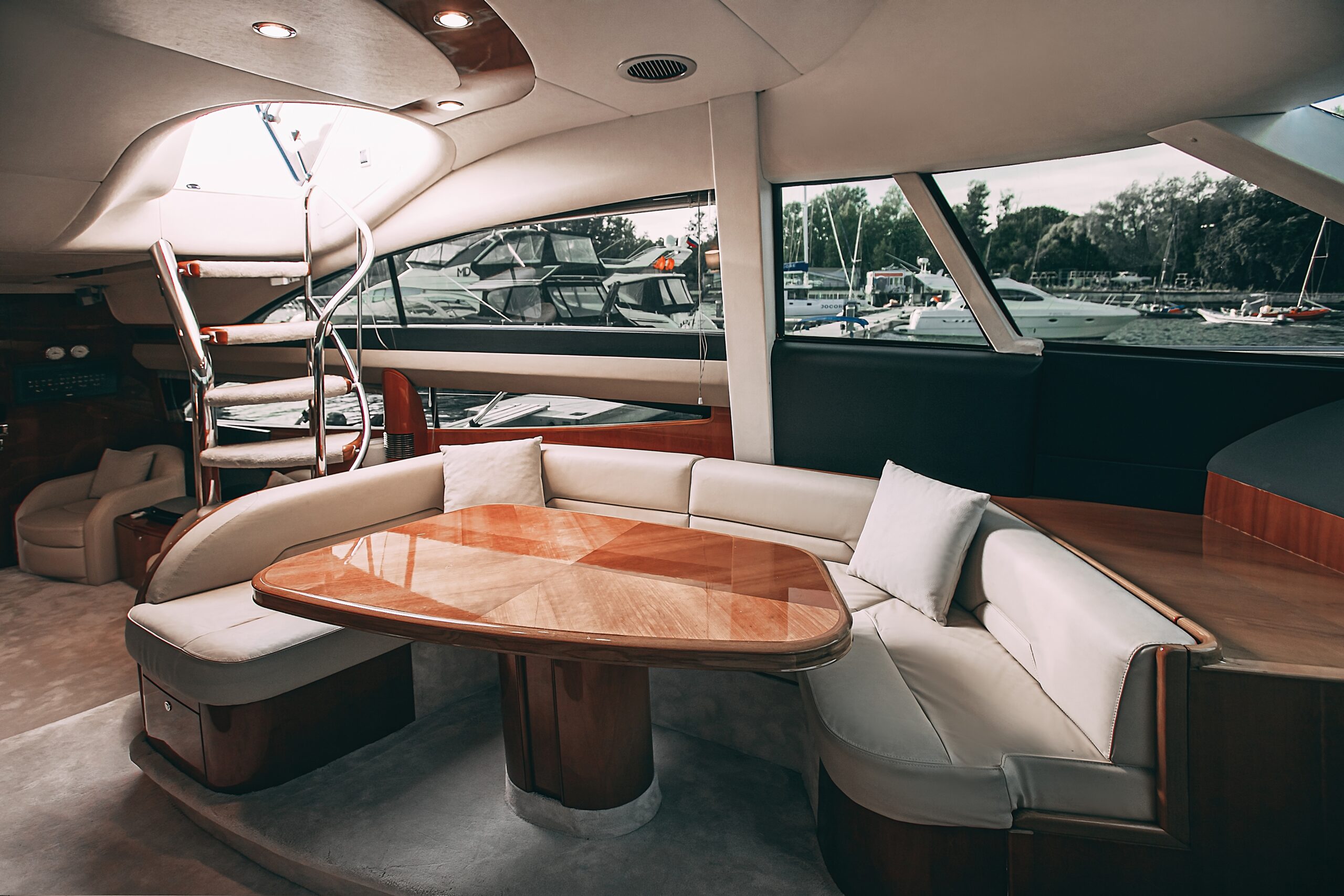 Яхта Princess 57 Esperanza 15