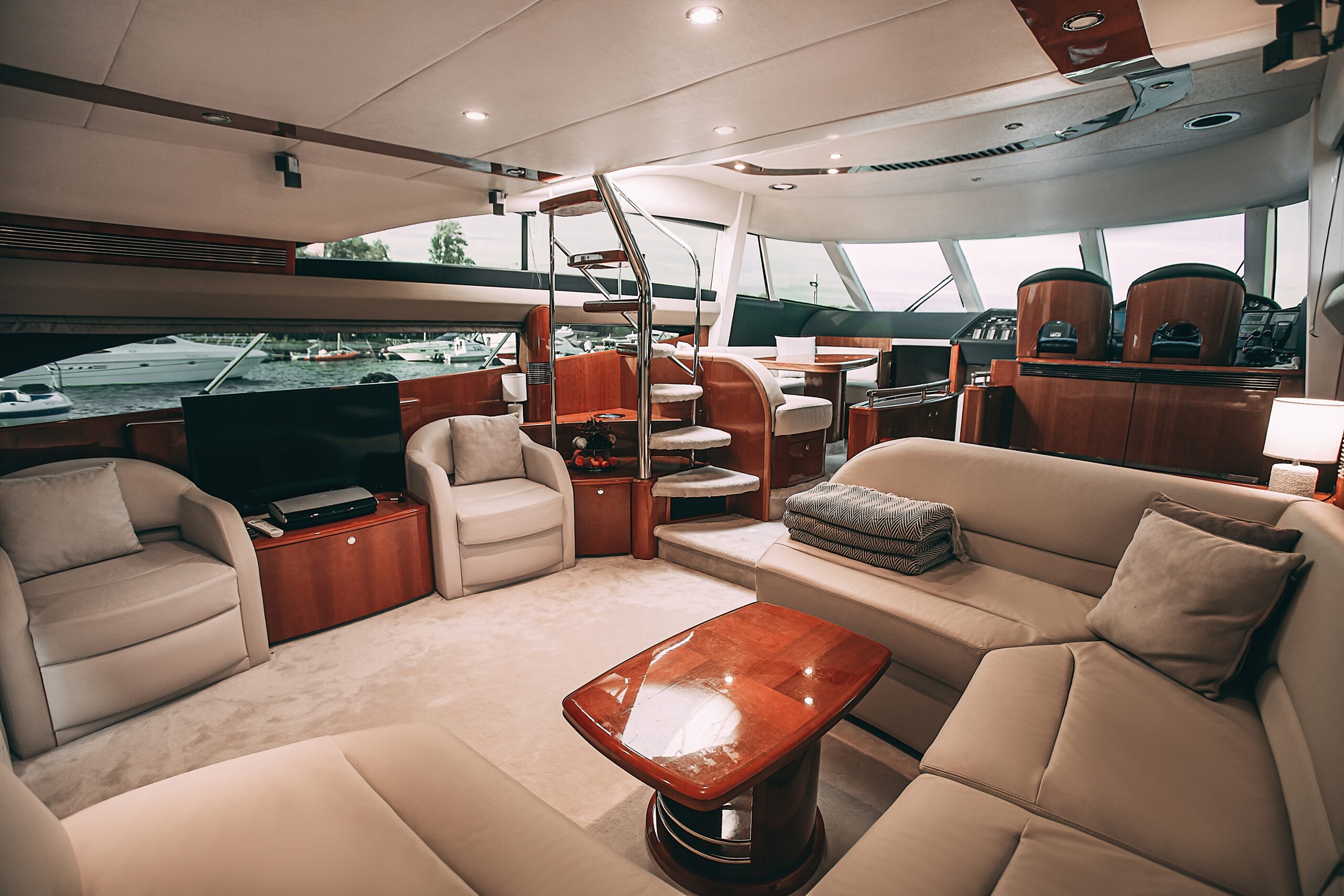 Яхта Princess 57 Esperanza 16