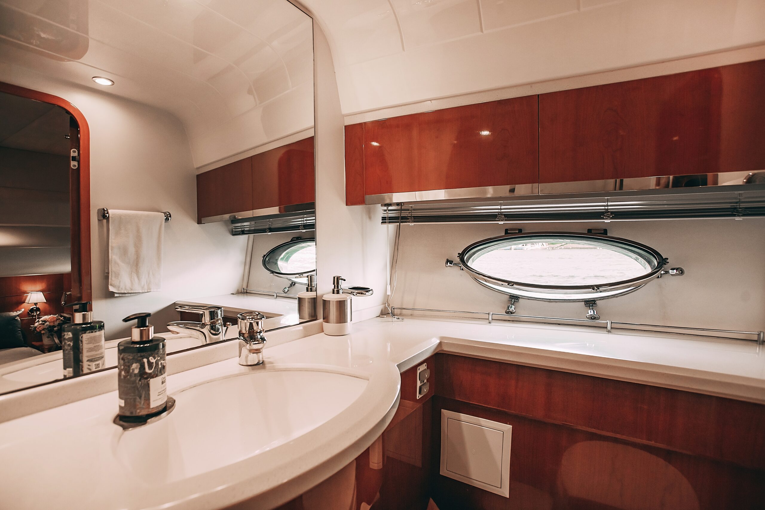 Яхта Princess 57 Esperanza 24