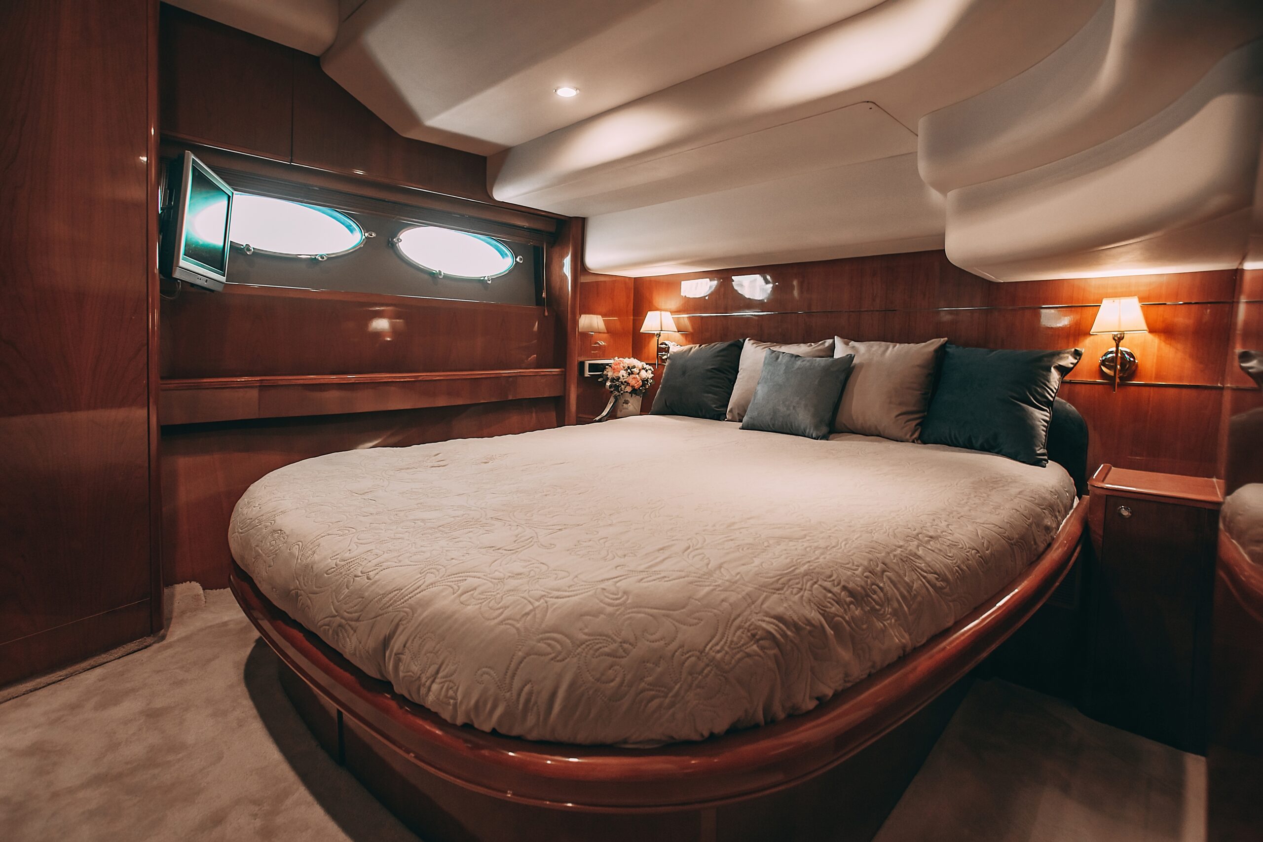 Яхта Princess 57 Esperanza 23