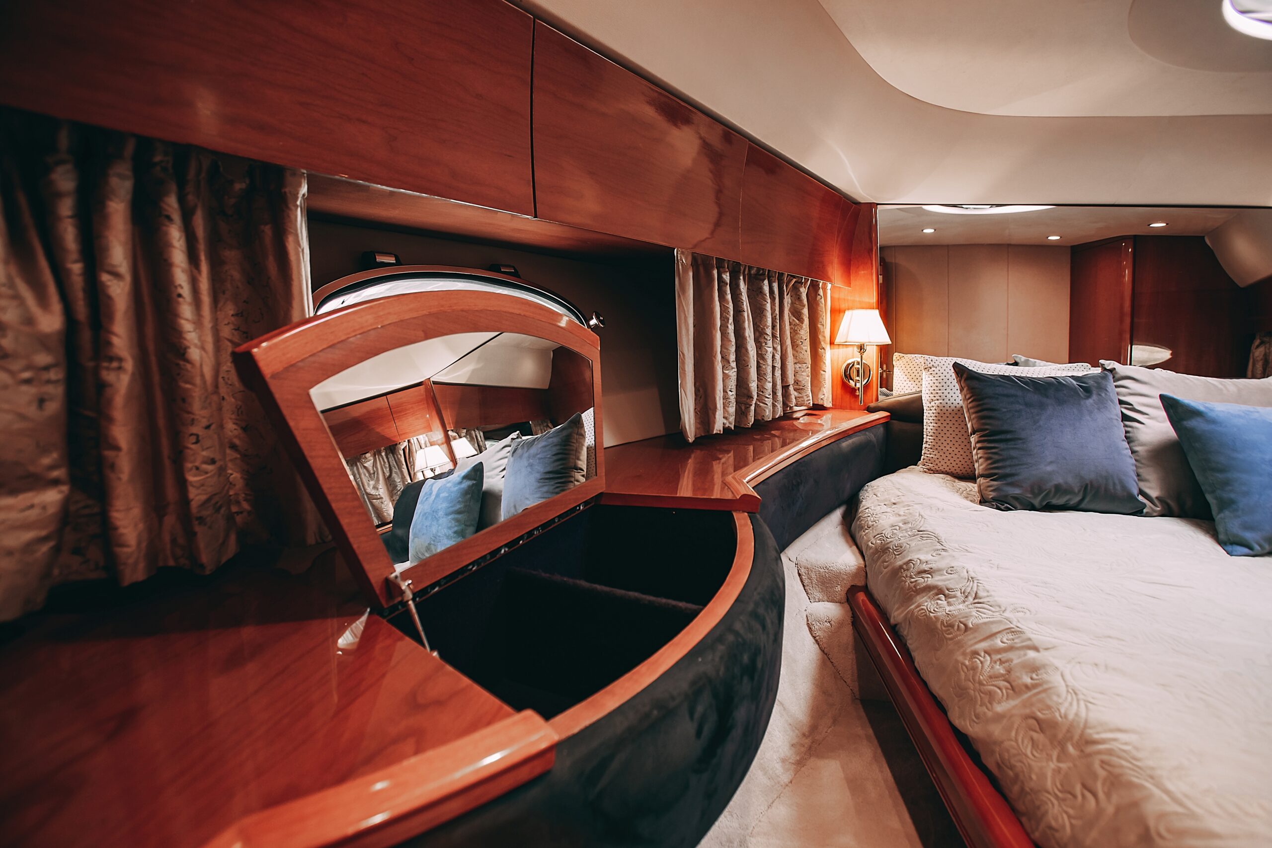 Яхта Princess 57 Esperanza 27