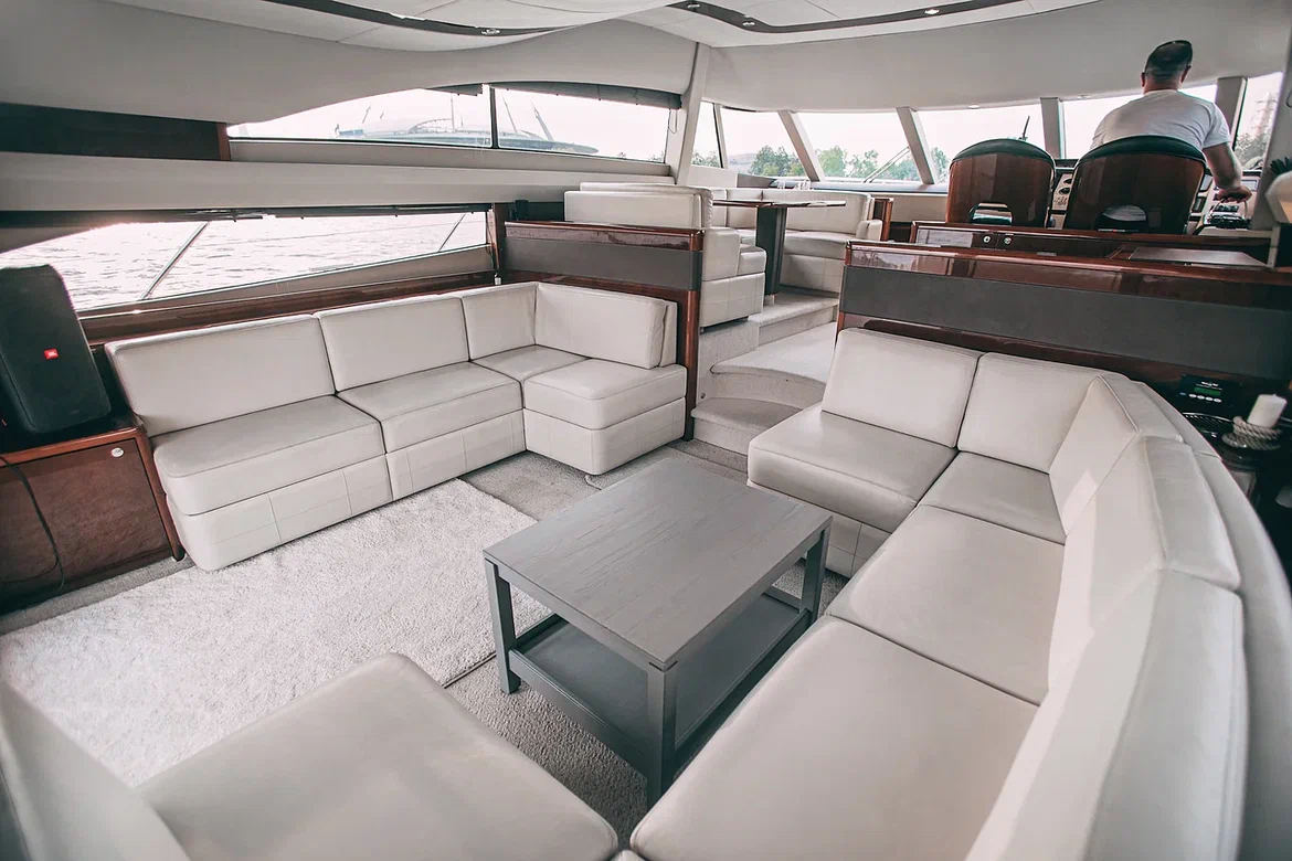 Яхта Princess 58 9