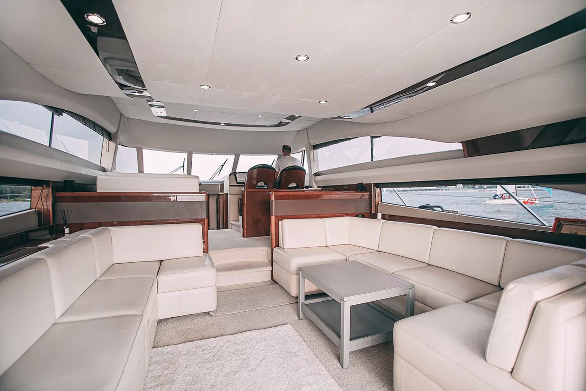 Яхта Princess 58 8