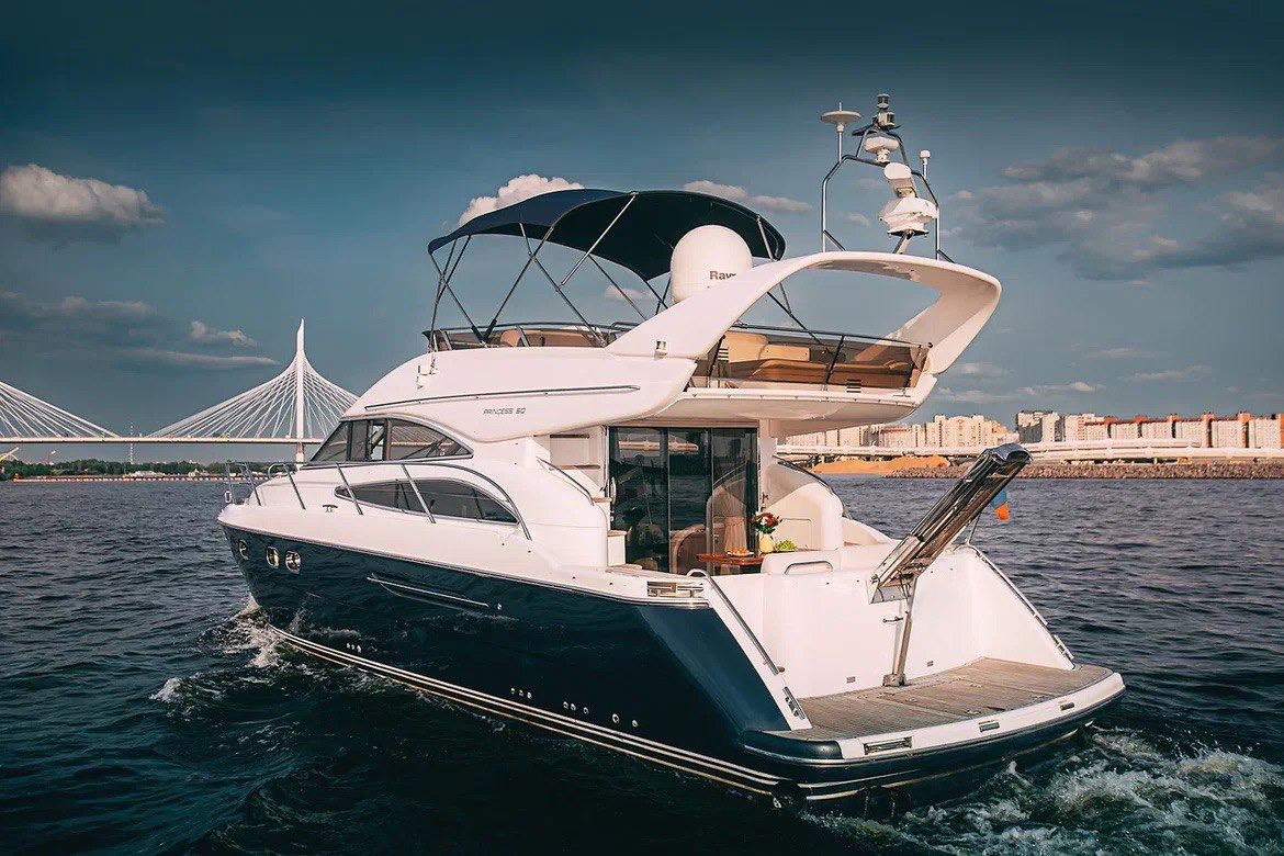 Яхта Princess 50 6