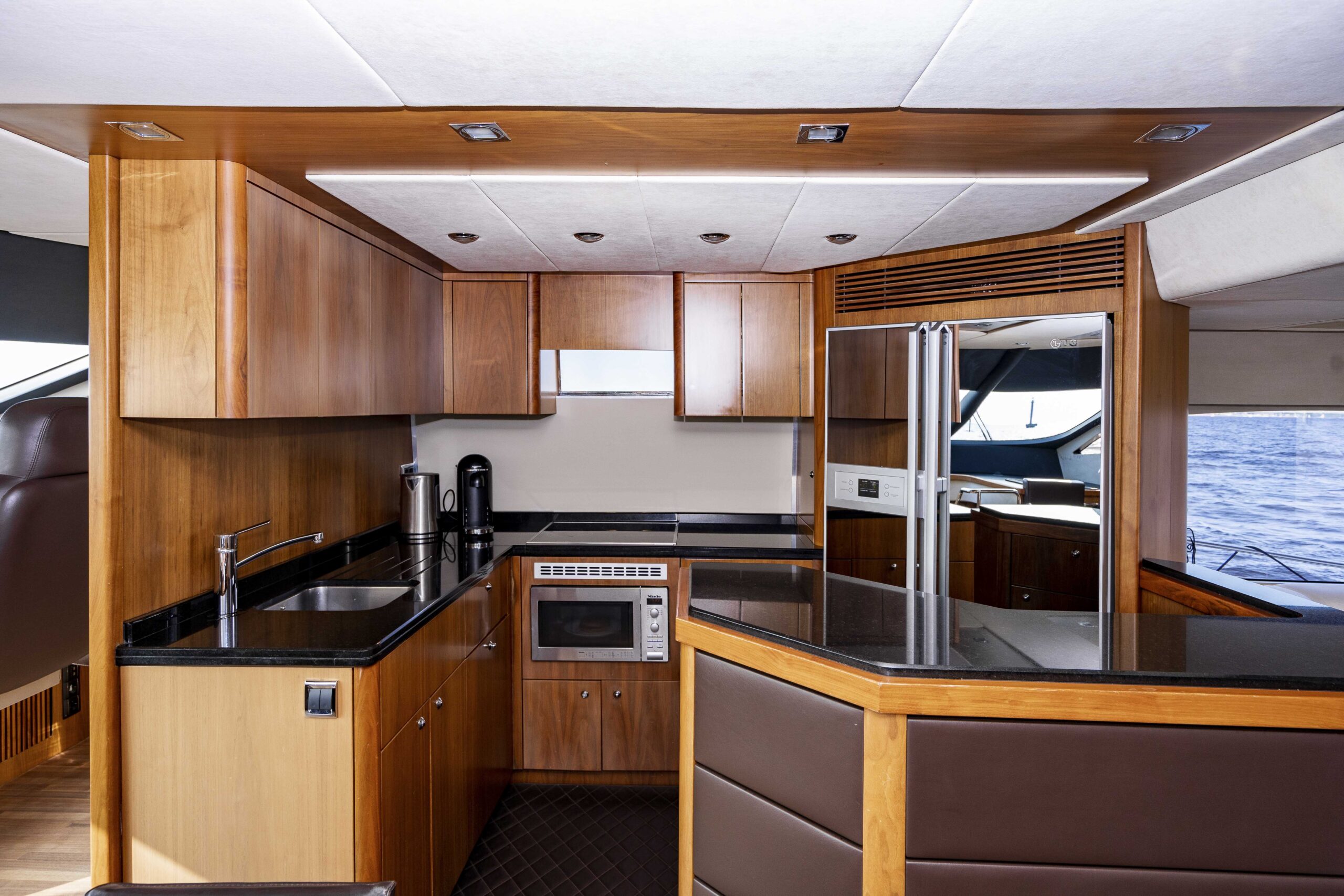Яхта Sunseeker 70 "Pallada" 18
