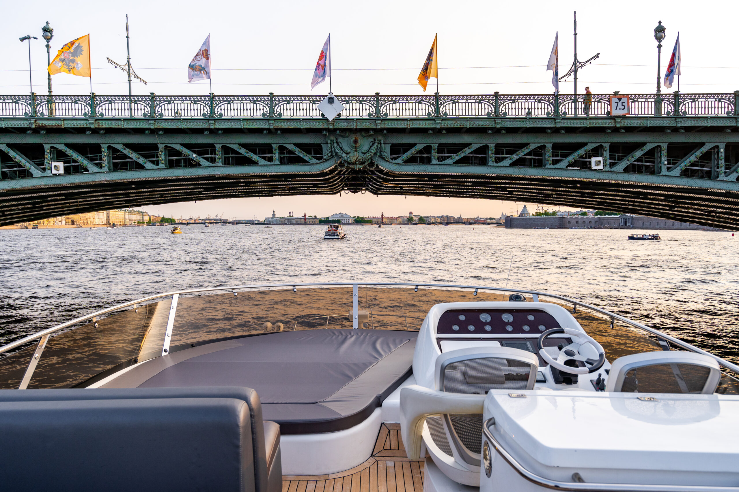 Яхта Sunseeker 70 "Pallada" 7